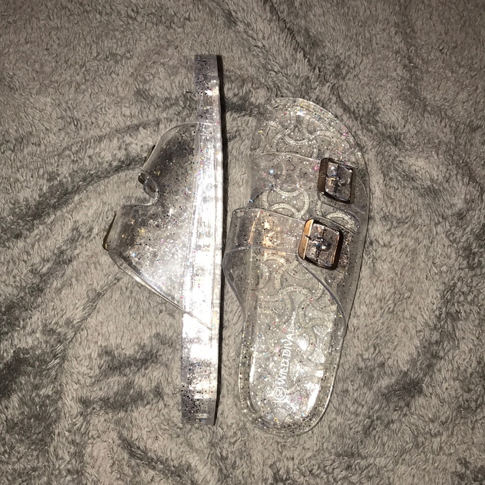 CLEAR GLITTER JELLY SLIDES